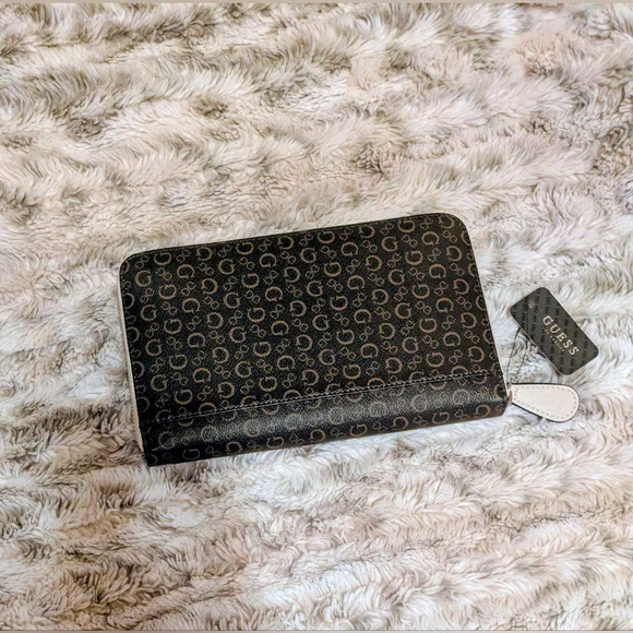 Guess Logo Zip Around Wallet Wristlet Brown Cream NWT - Picture 2 of 4